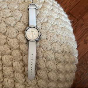 Women’s Stainless Steel Fossil Watch With White Leather Straps
